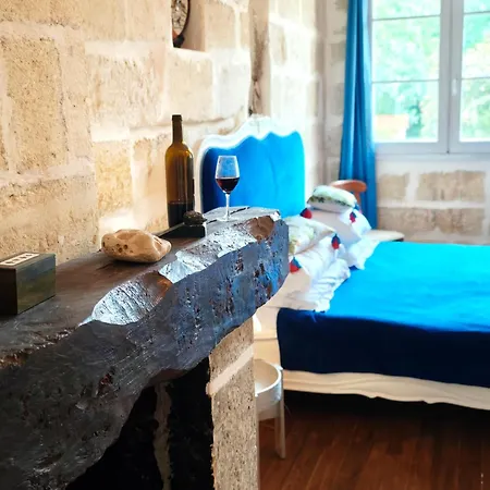فندق مبيت وإفطار Chateau La Croix De Millorit Bayon-Sur-Gironde