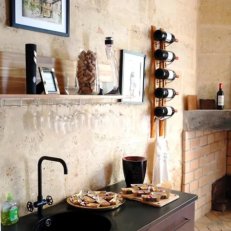 Chateau La Croix De Millorit فندق مبيت وإفطار Bayon-Sur-Gironde