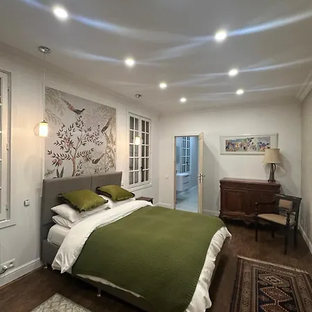 فندق مبيت وإفطار Chateau La Croix De Millorit Bayon-Sur-Gironde