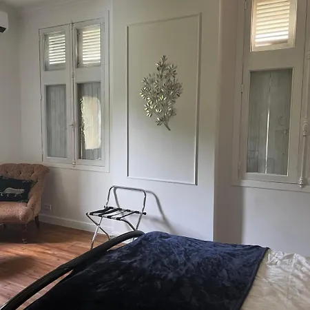 فندق مبيت وإفطار Chateau La Croix De Millorit 3*