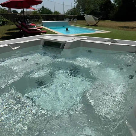 فندق مبيت وإفطار Chateau La Croix De Millorit Bayon-Sur-Gironde